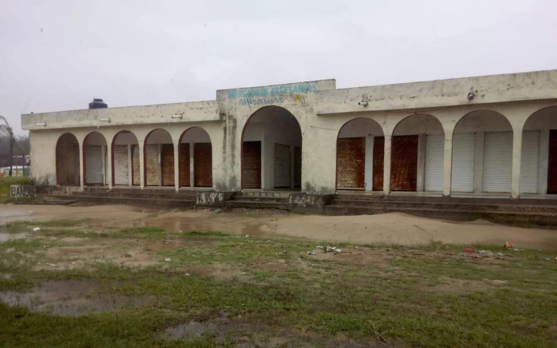 Mercado de Artesanías en playa Miramar Juan Hernández Archivo